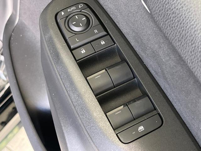 ヤリス X 純正8型ディスプレイオーディオ 衝突軽減装置 バックカメラ フルセグTV プッシュスタート&スマートキー ETC Bluetooth接続 オートハイビーム 純正14インチスチールホイール 禁煙車(38枚目)