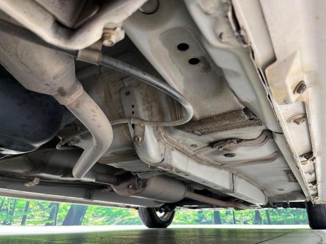 ステラ カスタムＲ　純正ナビ　スマートキー＆プッシュスタート　オートエアコン　アイドリングストップ　オートライト　ＨＩＤヘッドライト　純正１４インチＡＷ　禁煙車　ドアバイザー　電動格納ミラー　盗難防止システム（23枚目）