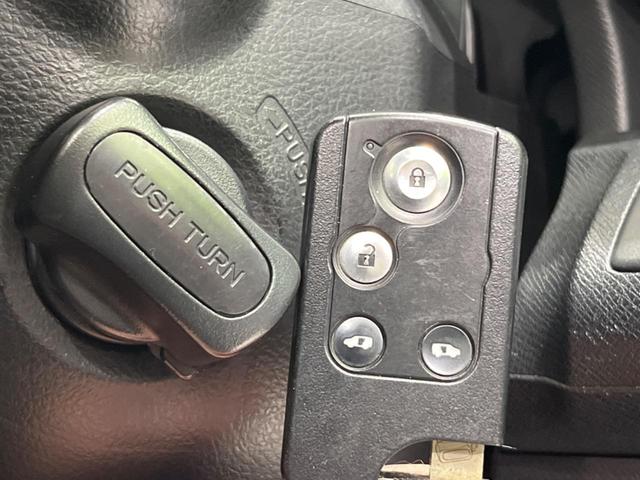 ステップワゴンスパーダ Ｚ　クールスピリット　両側電動スライドドア　純正９型ナビ　バックカメラ　クルーズコントロール　ＥＴＣ　ドラレコ　スマートキー　アイドリングストップ　オートエアコン　オートライト　ＨＩＤヘッドライト　禁煙車（7枚目）