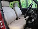 運転席シート廻りは使用感も少なく、良好な状態となっています。前オーナー様が丁寧に使っていたことがよくわかりますね。 12