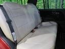 後部座席も気になるようなキズ・汚れやへたり等、大きなダメージはなく、良好な状態です。 13