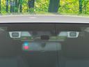【アイサイトVer3】前方の車両等を検知し、衝突しそうな時は警報で注意を促し、ブレーキを踏む力をサポート。ブレーキを踏めなかった場合は衝突被害軽減ブレーキが作動、衝突回避をサポートします。