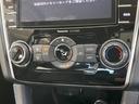 【左右独立型フルオートエアコン】運転席と助手席でそれぞれお好みの温度に設定可能。同乗者にも配慮した、快適な空調をお届け致します。