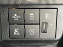 Ｘ　衝突軽減装置　スカイフィールトップ　禁煙車　ＬＥＤヘッドライト　電動パーキングブレーキ　オーディオ　オートエアコン　プッシュスタート＆スマートキー　オートライト　ＵＳＢ入力端子　アイドリングストップ（28枚目）