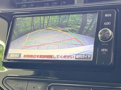 【バックカメラ】駐車時に後方がリアルタイム映像で確認できます。大型商業施設や立体駐車場での駐車時や、夜間のバック時に大活躍！運転スキルに関わらず、今や必須となった装備のひとつです！ 4