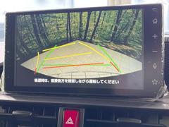 【バックカメラ】駐車時に後方がリアルタイム映像で確認できます。大型商業施設や立体駐車場での駐車時や、夜間のバック時に大活躍！運転スキルに関わらず、今や必須となった装備のひとつです！ 5