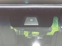 【ホンダセンシング】走行中に前方の車両等を認識し、衝突しそうな時は警報とブレーキで衝突回避と被害軽減をアシスト。より安全にドライブをお楽しみいただけます。 4