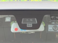 【スズキ　セーフティサポート】走行中に前方の車両等を認識し、衝突しそうな時は警報とブレーキで衝突回避と被害軽減をアシスト。より安全にドライブをお楽しみいただけます。 3