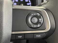 【アダプティブクルーズコントロール】高速道路での長距離走行が楽に！！自動で速度を保つクルーズコントロールが、衝突軽減システムと連携し、前方の車両を感知して車間を保つように速度調節してくれます！！ 5