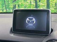 【メーカー純正ナビ】インテリアに溶け込むスタイリッシュな「専用設計」メーカーナビを装備♪視認性や操作性など基本性能にも優れ、より上質なカーライフをお楽しみいただけます。 3