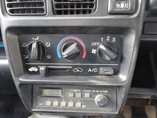 アクティトラック ＳＤＸ　４ＷＤ　５速マニアル　エアコン　パワステ　車検整備付　走行６．２万　３ケ保証付き（8枚目）