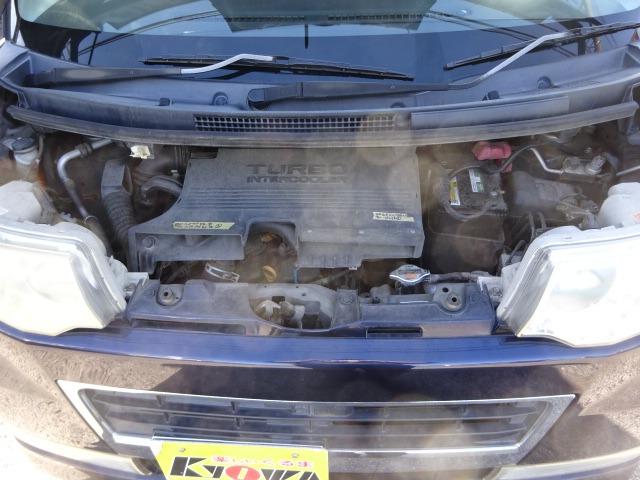 お客様に安心して乗って頂くため、走行距離不問の３ヶ月の保証付きになります。また、車検整備時にはしっかりとした点検、エンジンオイル交換をしております。（ナビ　ＥＴＣ　ドラレコは対象外です）