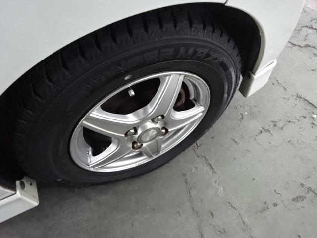 アルミホイール付きです★アルミホイールはドレスアップの基本ですね★タイヤ交換をお求めの方もお気軽にご相談下さい★