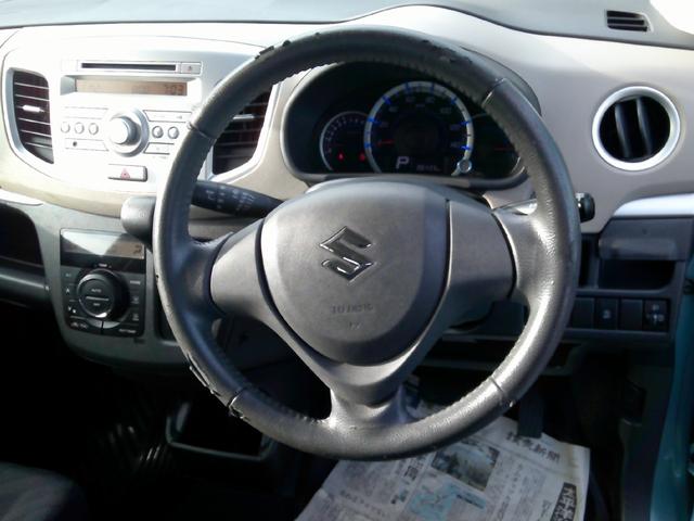 ワゴンＲ 　ＦＸ　スマートキー　アイドリングストップ　ベンチシート　ＣＶＴ　ＣＤ　ミュージックプレイヤー接続可　アルミホイール　エアコン　パワーステアリング　パワーウィンドウ（3枚目）