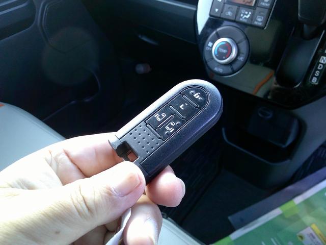 ウェイク Ｌ　ＳＡＩＩ　バックカメラ　両側電動スライドドア　ナビ　ＴＶ　衝突被害軽減システム　スマートキー　アイドリングストップ　電動格納ミラー　ベンチシート　ＣＶＴ　盗難防止システム　ＡＢＳ　ＥＳＣ　ＣＤ　ＵＳＢ（9枚目）