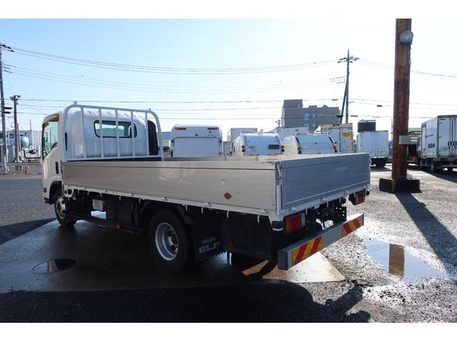 エルフトラック 　ワイドロングアルミブロック平ボディー　積載４６００ｋｇ　荷台内寸４３５０×２０６０（3枚目）