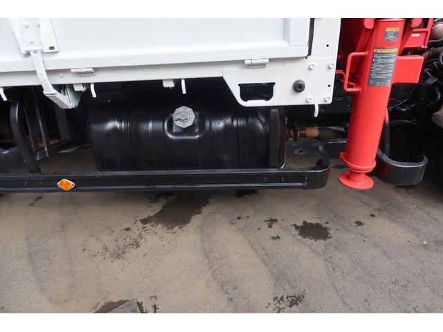 エルフトラック 　標準ロング４段ラジコンクレーン　積載２０００ｋｇ　２．９３ｔ吊り　横ネタ交換済み　床張り替え済み　荷台内寸３７５０×１７８０（33枚目）