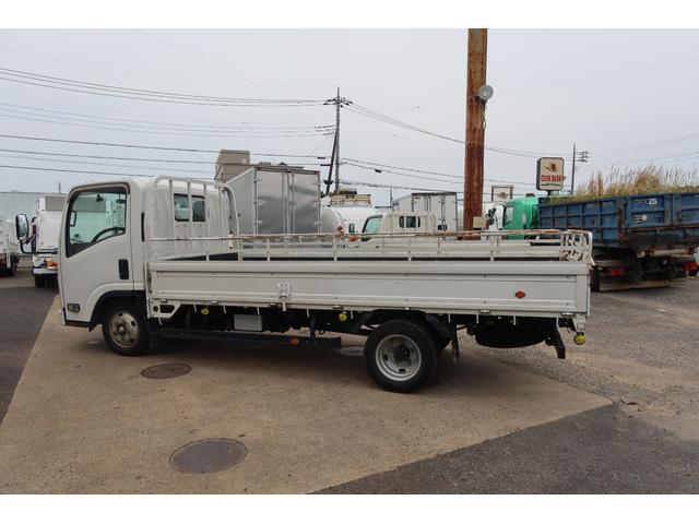 エルフトラック 　標準ロング平ボディー　積載２０００ｋｇ　荷台内寸４３３０×１７９０（8枚目）