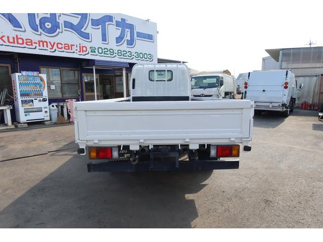 エルフトラック 　標準ロング平ボディー　積載２０００ｋｇ　荷台内寸４３５０×１７８０　床張り替え済み（6枚目）