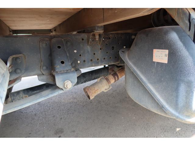 エルフトラック 　標準ロング平ボディー　積載２０００ｋｇ　荷台内寸４３５０×１７８０　床張り替え済み（19枚目）