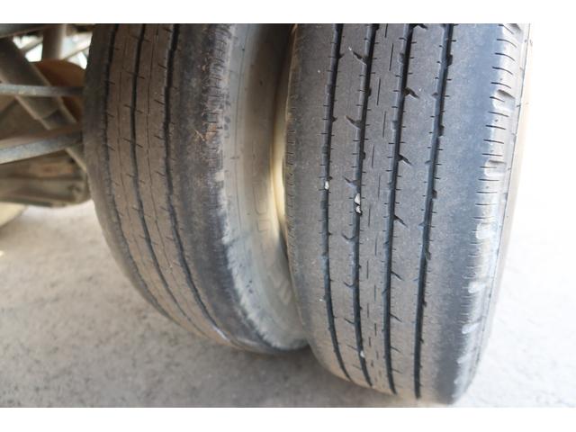 エルフトラック 　標準ロング平ボディー　積載２０００ｋｇ　荷台内寸４３５０×１７８０　床張り替え済み（23枚目）