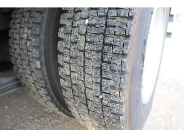 ファイター 　ワイドアルミウイング車　ＰＧ付　ラッシング３段　床フック１０個　内寸２３７０×６２２０　Ｈ２５５０　ゲート付１５６０×２４２０　積載１９００ｋｇ（38枚目）