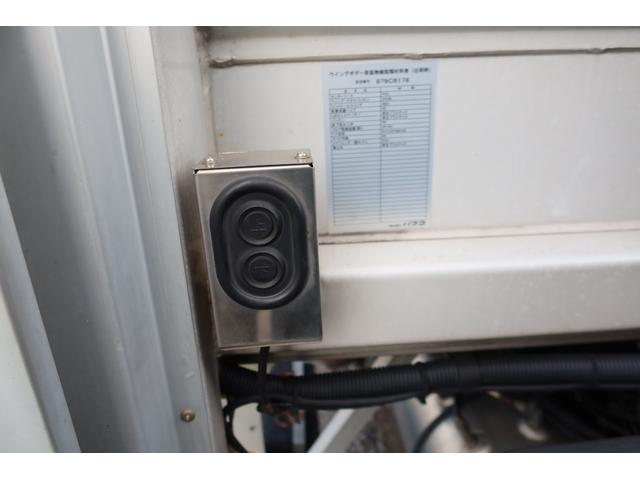 ファイター 　ワイドアルミウイング車　ＰＧ付　ラッシング３段　床フック１０個　内寸２３７０×６２２０　Ｈ２５５０　ゲート付１５６０×２４２０　積載１９００ｋｇ（47枚目）
