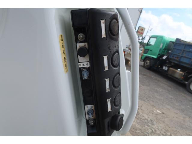 エルフトラック 　新明和　ワイドプレスパッカー車　６．０立米　積載２７００ｋｇ　汚水タンク付　連続スイッチ付（10枚目）