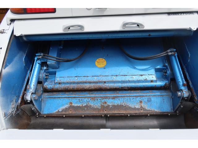 エルフトラック 　新明和　ワイドプレスパッカー車　６．０立米　積載２７００ｋｇ　汚水タンク付　連続スイッチ付（17枚目）