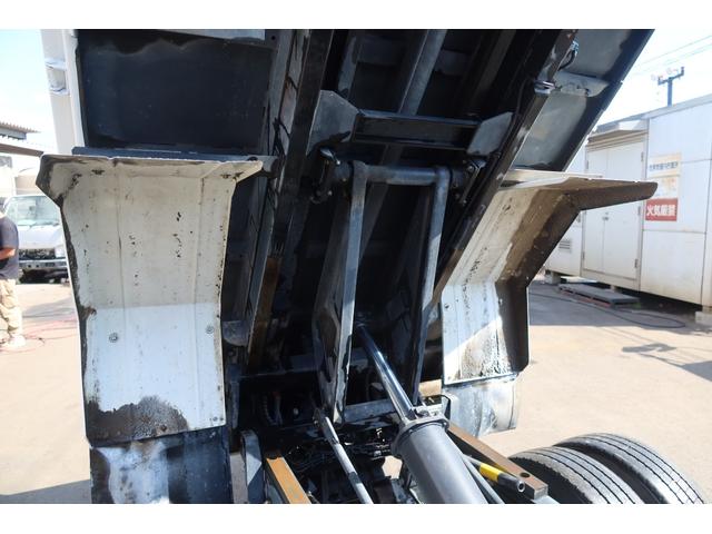 エルフトラック 　新明和　ローダーダンプ　積載３０００ｋｇ　ローダーラジコン付（12枚目）