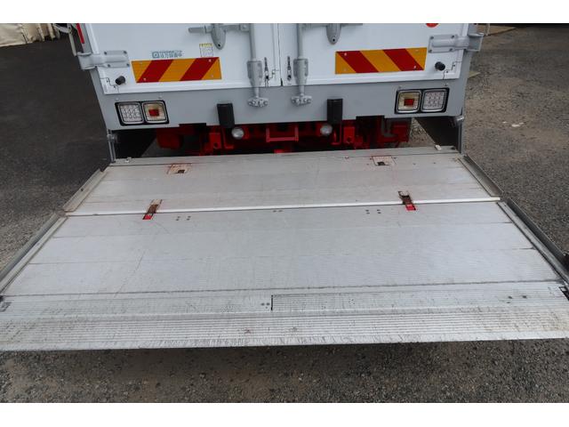 フォワード 　ワイドアルミウイング車　格納ゲート付　内寸６２００×２４１０　Ｈ２４１０　ゲート付２２９０×１５７０　後輪エアサス（12枚目）