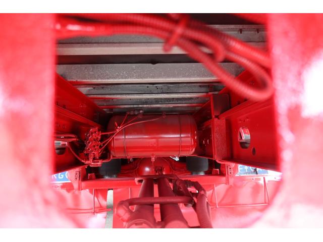 フォワード 　ワイドアルミウイング車　格納ゲート付　内寸６２００×２４１０　Ｈ２４１０　ゲート付２２９０×１５７０　後輪エアサス（24枚目）