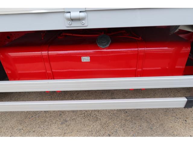 フォワード 　ワイドアルミウイング車　格納ゲート付　内寸６２００×２４１０　Ｈ２４１０　ゲート付２２９０×１５７０　後輪エアサス（30枚目）