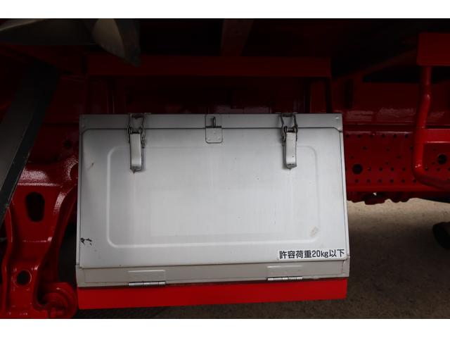 フォワード 　ワイドアルミウイング車　格納ゲート付　内寸６２００×２４１０　Ｈ２４１０　ゲート付２２９０×１５７０　後輪エアサス（39枚目）