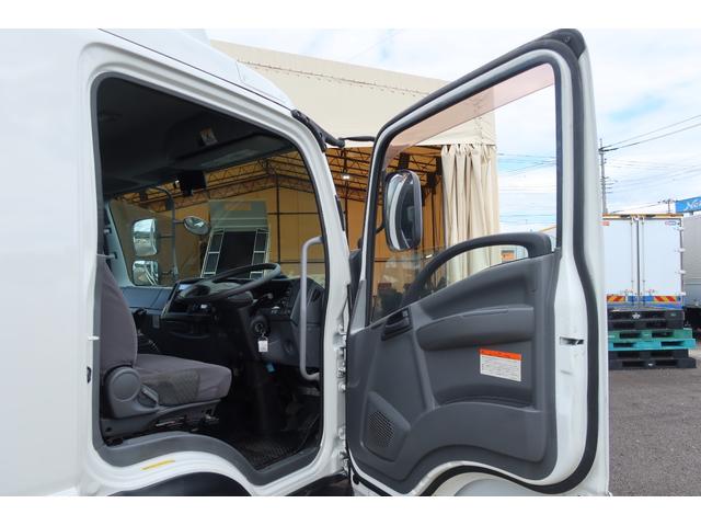 フォワード 　ワイドアルミウイング車　格納ゲート付　内寸６２００×２４１０　Ｈ２４１０　ゲート付２２９０×１５７０　後輪エアサス（60枚目）