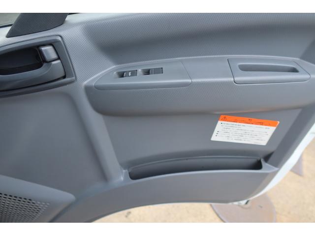 フォワード 　ワイドアルミウイング車　格納ゲート付　内寸６２００×２４１０　Ｈ２４１０　ゲート付２２９０×１５７０　後輪エアサス（61枚目）