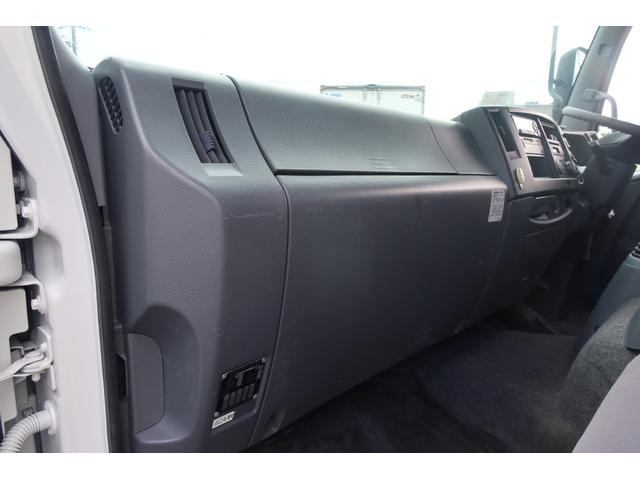 フォワード 　ワイドアルミウイング車　格納ゲート付　内寸６２００×２４１０　Ｈ２４１０　ゲート付２２９０×１５７０　後輪エアサス（76枚目）