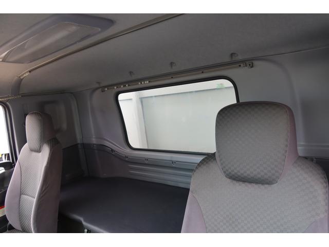 フォワード 　ワイドアルミウイング車　格納ゲート付　内寸６２００×２４１０　Ｈ２４１０　ゲート付２２９０×１５７０　後輪エアサス（79枚目）