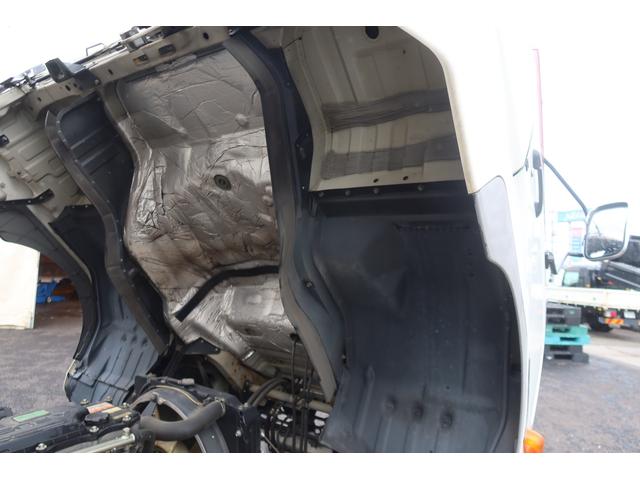 ファイター 　ワイドアルミウイング車　ラッシング２段　床フック５対　内寸６２００×２４００　Ｈ２４００　門高２２９０　門幅２２８０（47枚目）