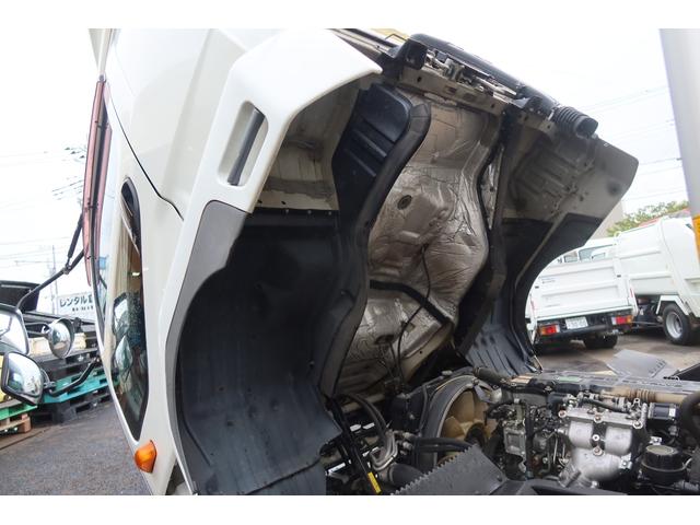 ファイター 　ワイドアルミウイング車　ラッシング２段　床フック５対　内寸６２００×２４００　Ｈ２４００　門高２２９０　門幅２２８０（56枚目）