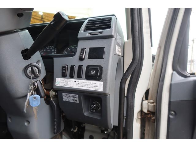 ファイター 　ワイドアルミウイング車　ラッシング２段　床フック５対　内寸６２００×２４００　Ｈ２４００　門高２２９０　門幅２２８０（59枚目）