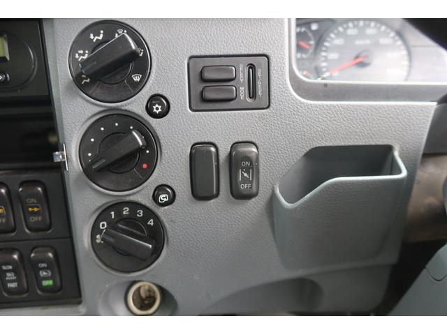 ファイター 　ワイドアルミウイング車　ラッシング２段　床フック５対　内寸６２００×２４００　Ｈ２４００　門高２２９０　門幅２２８０（65枚目）