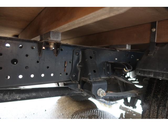 タイタントラック 標準ロング平ボディー 積載2000kg オートマ車 荷台内寸4350×1790 床フック4対(23枚目)