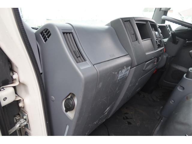 タイタントラック 標準ロング平ボディー 積載2000kg オートマ車 荷台内寸4350×1790 床フック4対(56枚目)