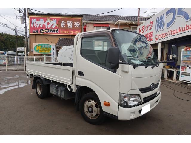 デュトロ 10尺 平ボディー 積載2000kg(3枚目)