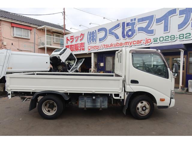 デュトロ 10尺 平ボディー 積載2000kg(4枚目)