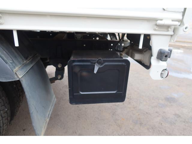 デュトロ 10尺 平ボディー 積載2000kg(28枚目)