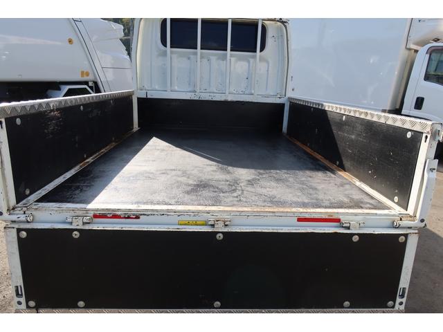 キャンター Ｗキャブ全低床　リアエアコン付（9枚目）