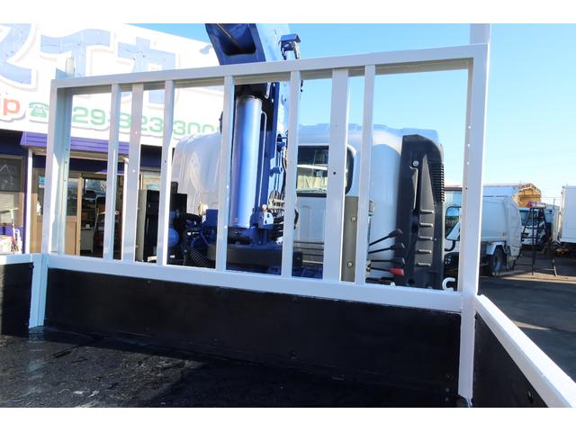 エルフトラック 　ワイド超ロング３段ラジコンクレーン　２．９３ｔ吊り　オートマ車　荷台内寸４２５０×２０８０（14枚目）