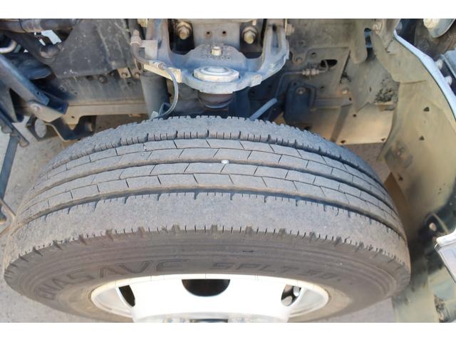 エルフトラック 　ワイド超ロング３段ラジコンクレーン　２．９３ｔ吊り　オートマ車　荷台内寸４２５０×２０８０（31枚目）